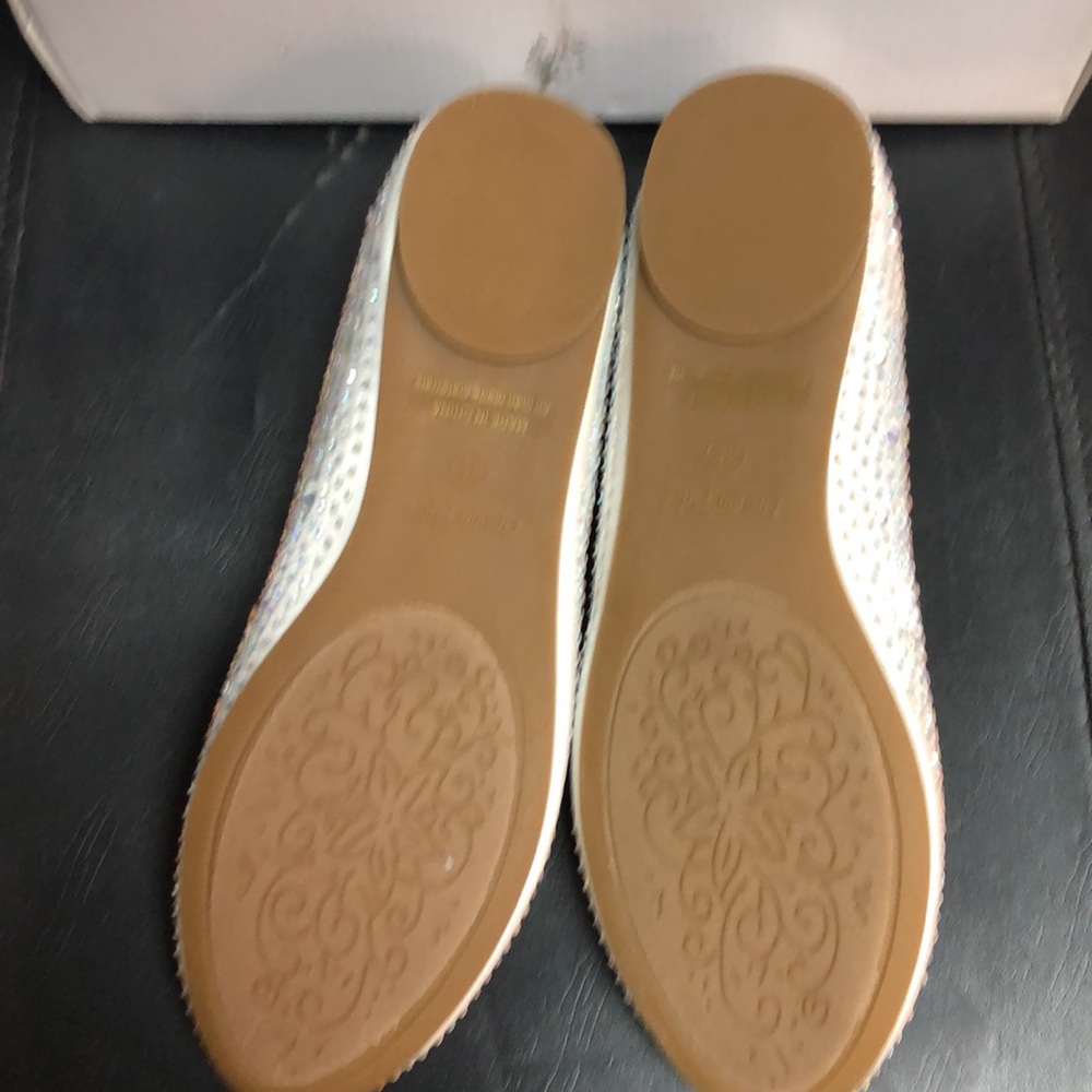 Brand new stylish rhinestone flats great for any formal occasion - Picture 5 of 5